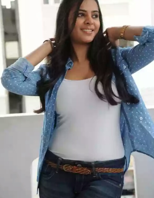 Pretty women underarm photo